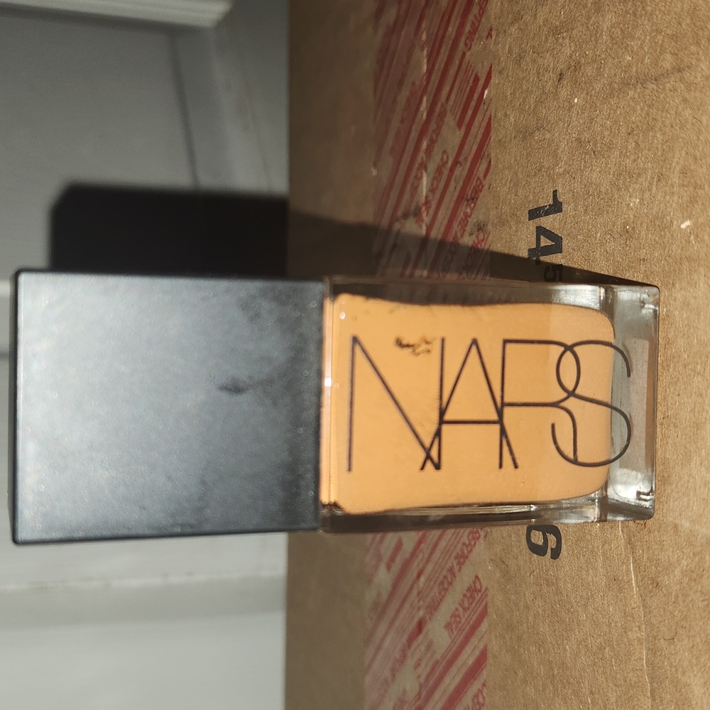 Nars Light Reflecting foundation